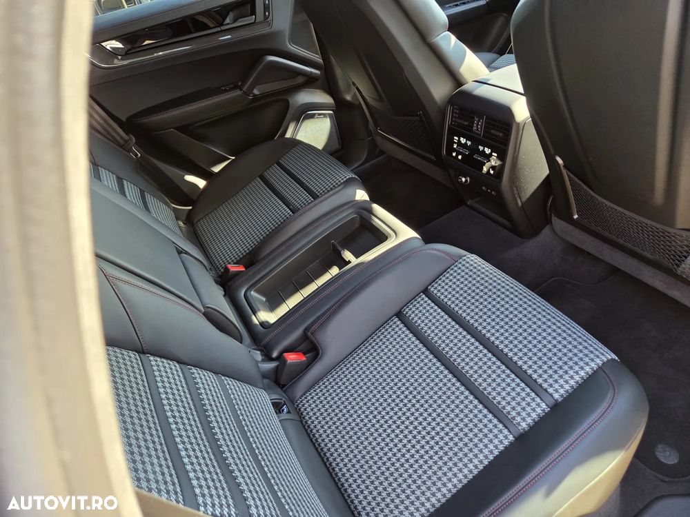 Porsche Cayenne Coupe GTS Tiptronic S - 21