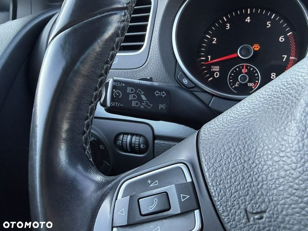 Volkswagen Golf - 11