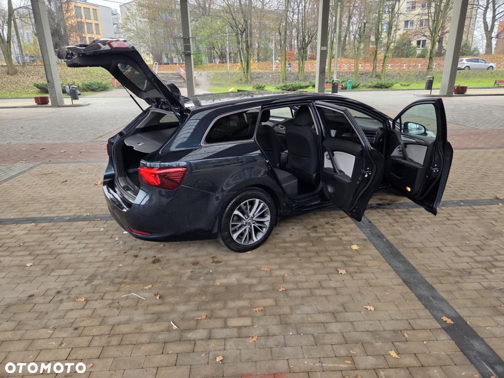 Toyota Avensis 1.8 Premium - 2