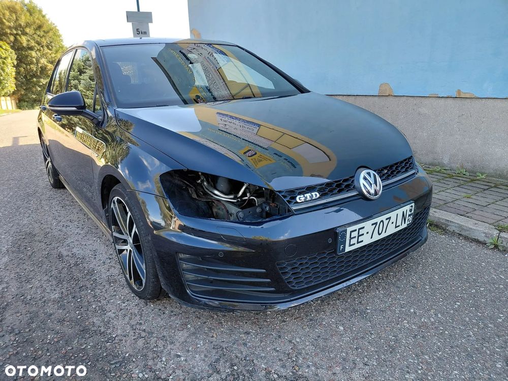 Volkswagen Golf - 2