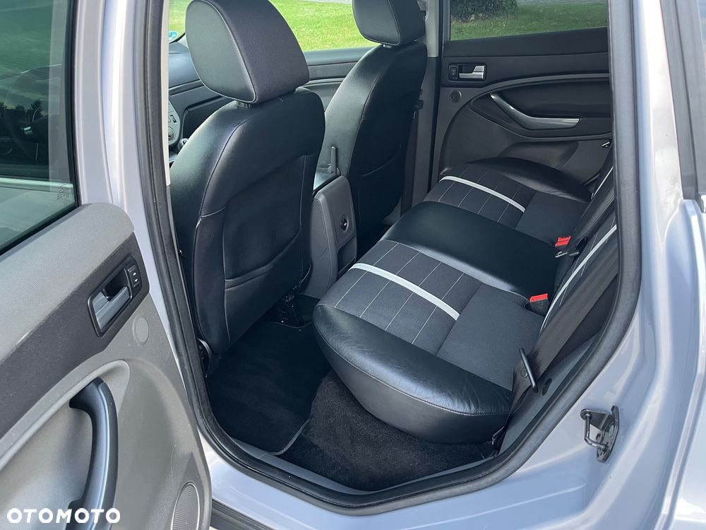 Ford Kuga 2.0 TDCi 4x4 Titanium - 14