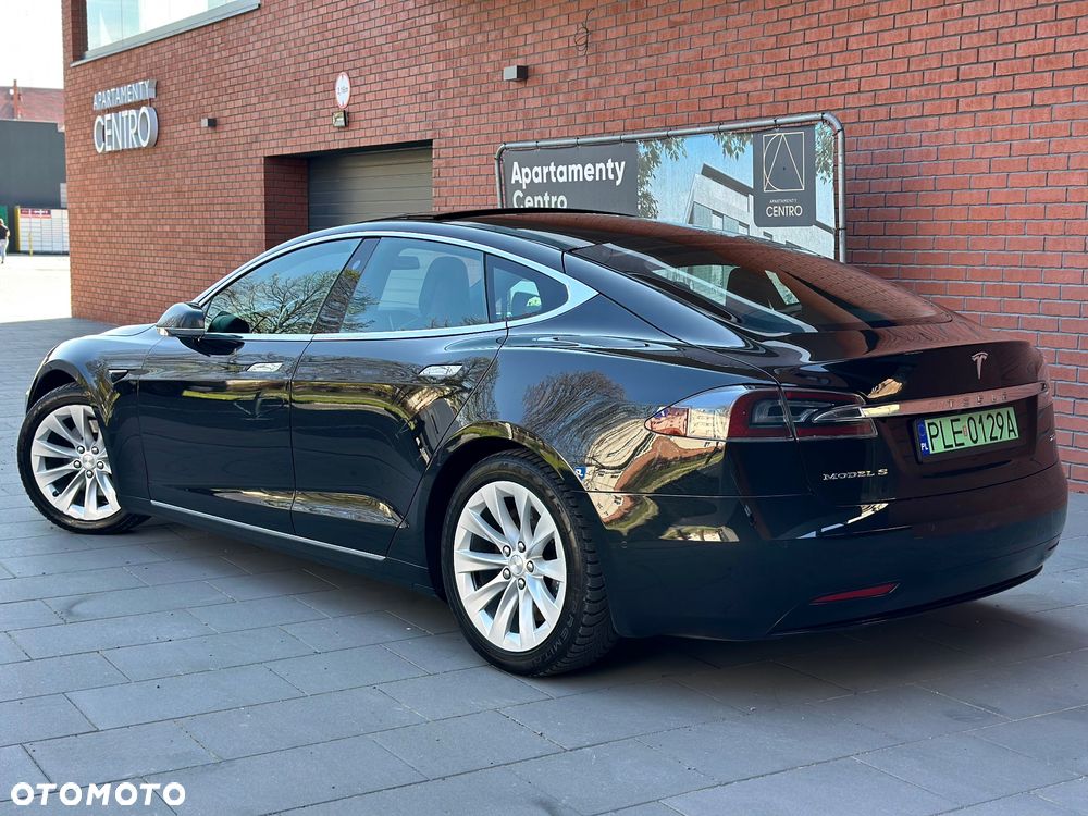 Tesla Model S - 7