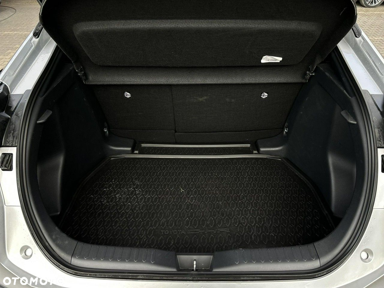 Toyota C-HR - 11