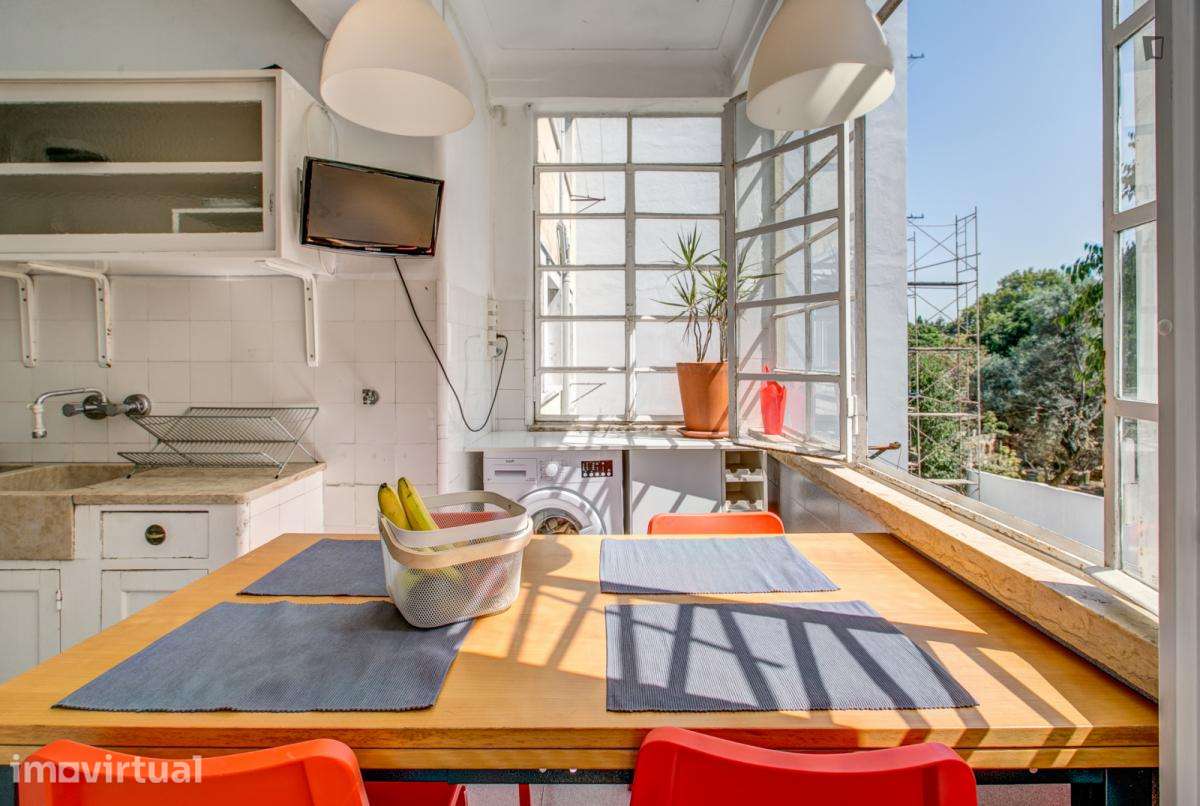 Quarto - localizado em São Sebastião Lisbon - Grande imagem: 4/15