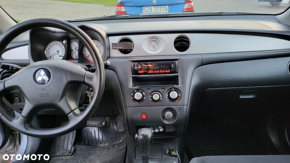 Mitsubishi Outlander 2.4 4WD Automatik Intense - 4