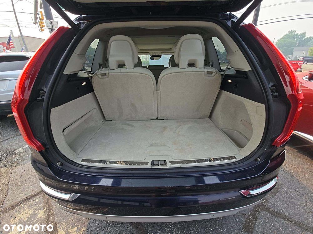 Volvo XC 90 - 16