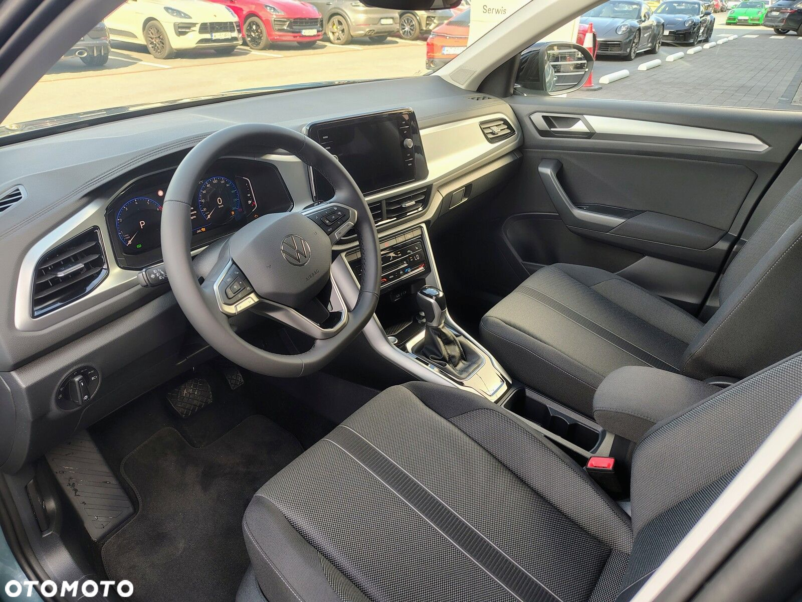 Volkswagen T-Roc - 11