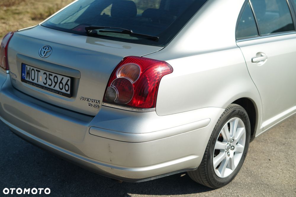 Toyota Avensis - 8