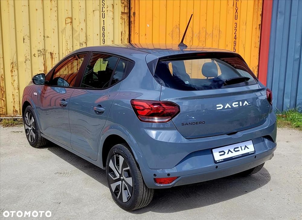 Dacia Sandero - 8