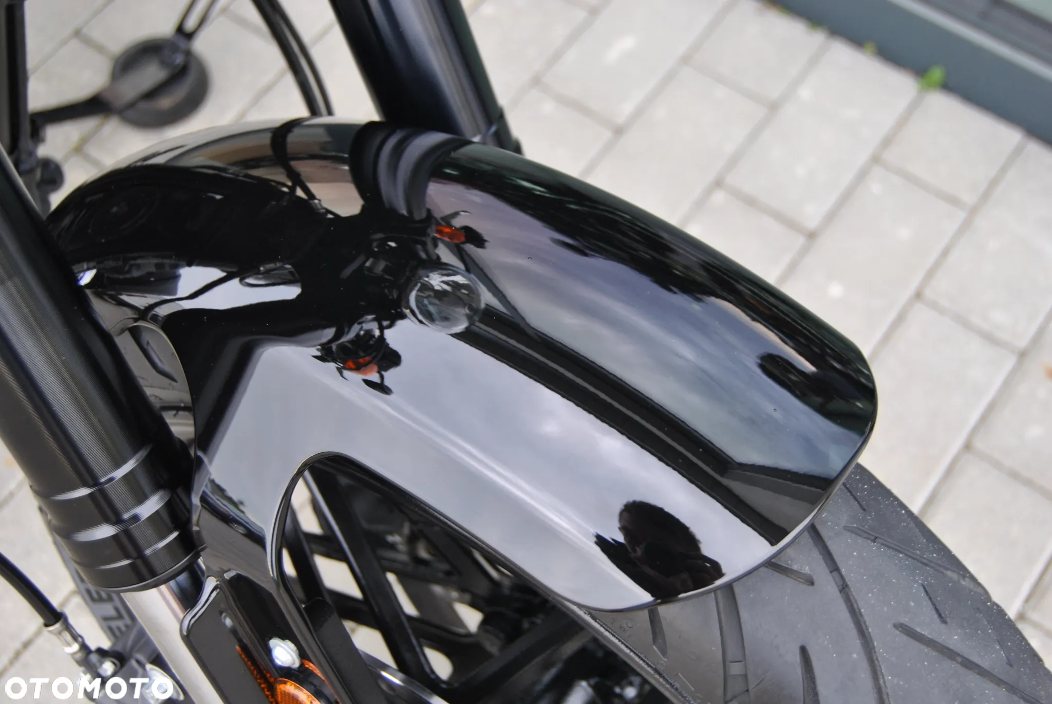 Harley-Davidson Sportster Roadster 1200R - 26
