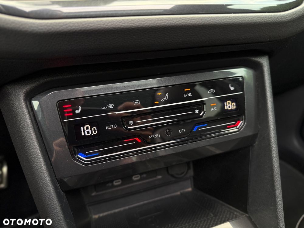 Volkswagen Tiguan 2.0 TDI SCR 4MotION DSG R-Line - 24