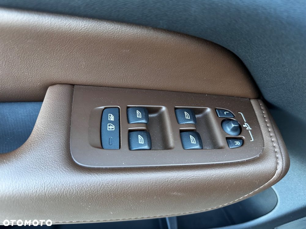Volvo XC 60 - 32