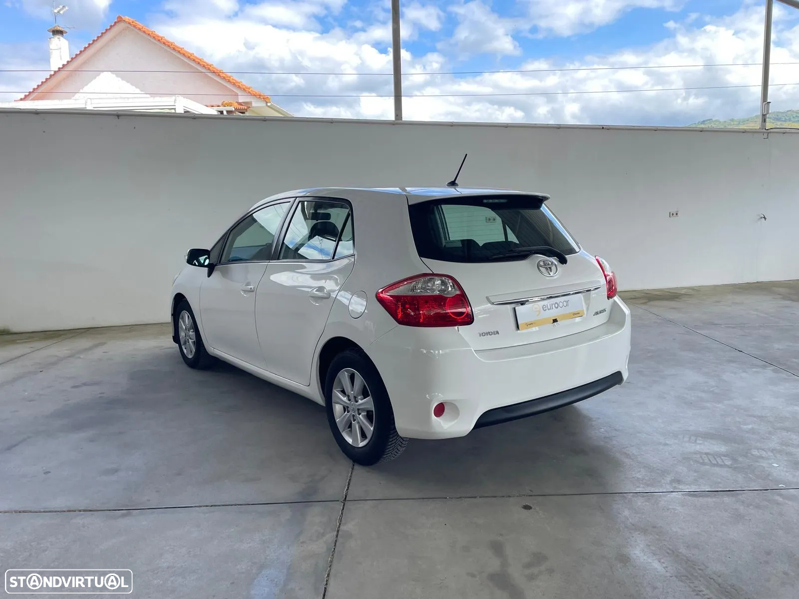 Toyota Auris 1.4 D-4D Exclusive - 3