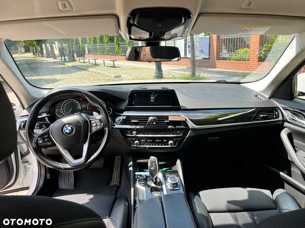 BMW Seria 5 518d Sport Line - 7