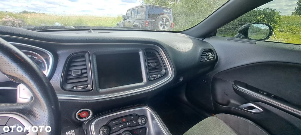 Dodge Challenger - 9