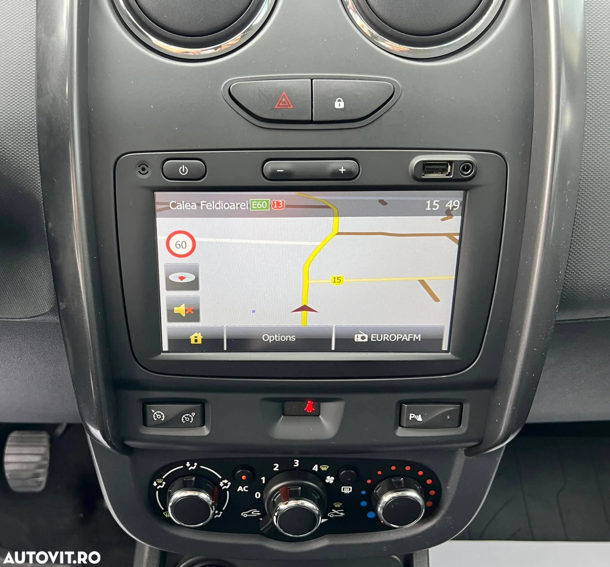 Dacia Duster 1.5 dCi 4x4 Prestige - 6