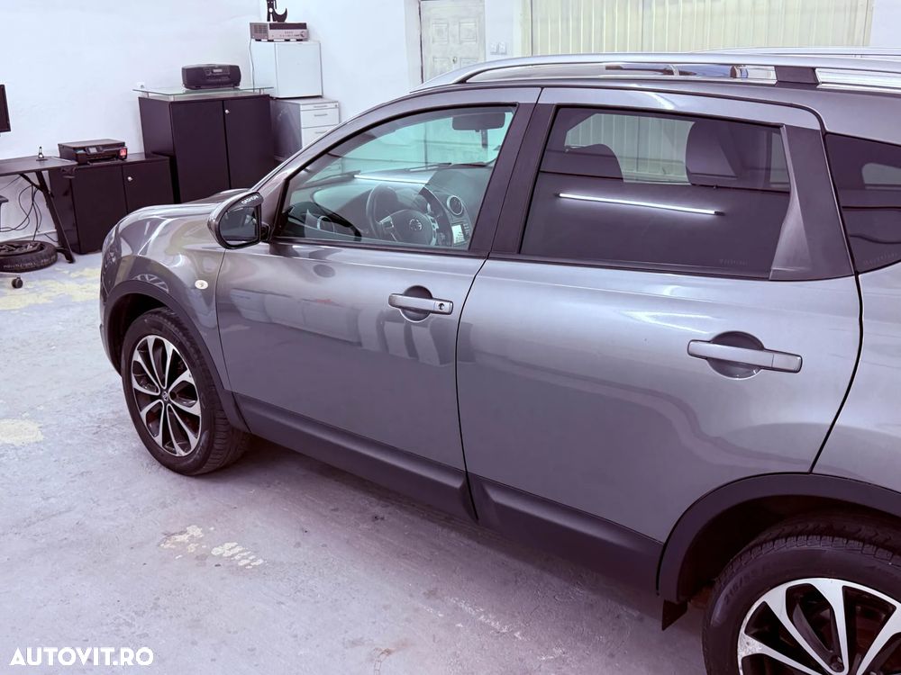 Nissan Qashqai 2.0 DCI 4 x 4 DPF tekna - 24