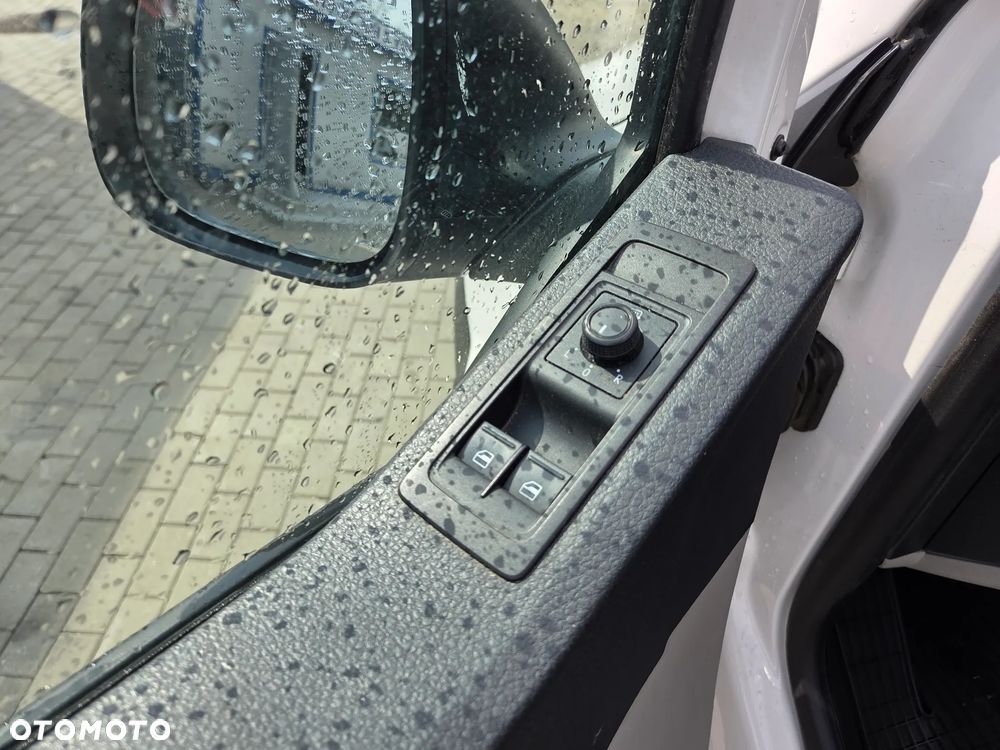 Volkswagen Transporter L2H1 - 11