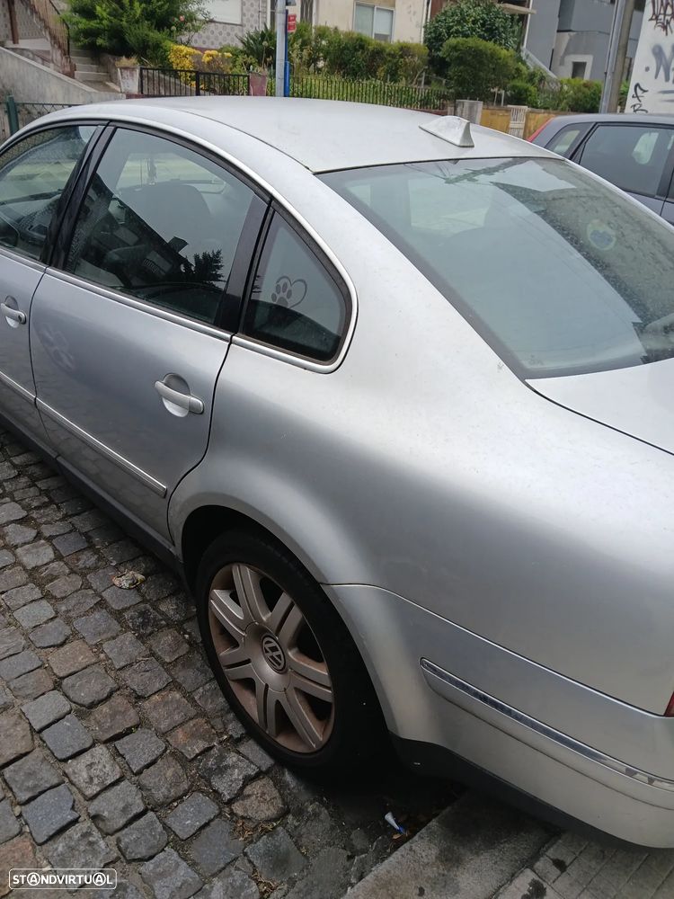 VW Passat 1.9 TDi Highline - 4