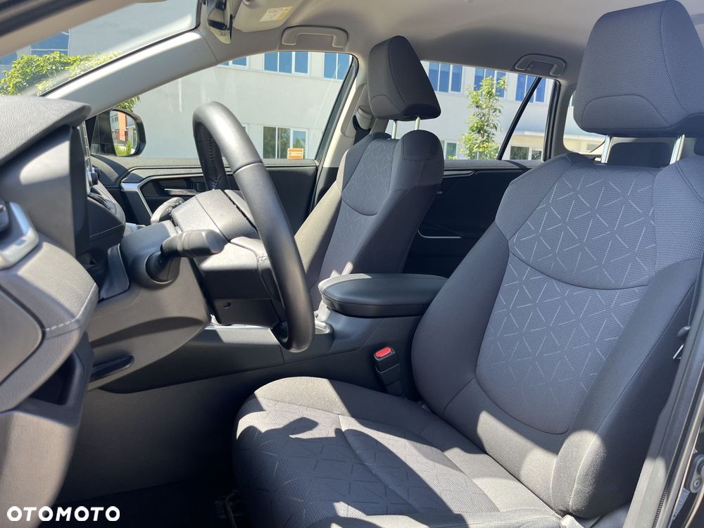 Toyota RAV4 - 11