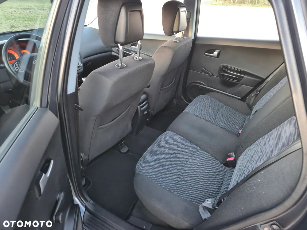 Kia Ceed - 19