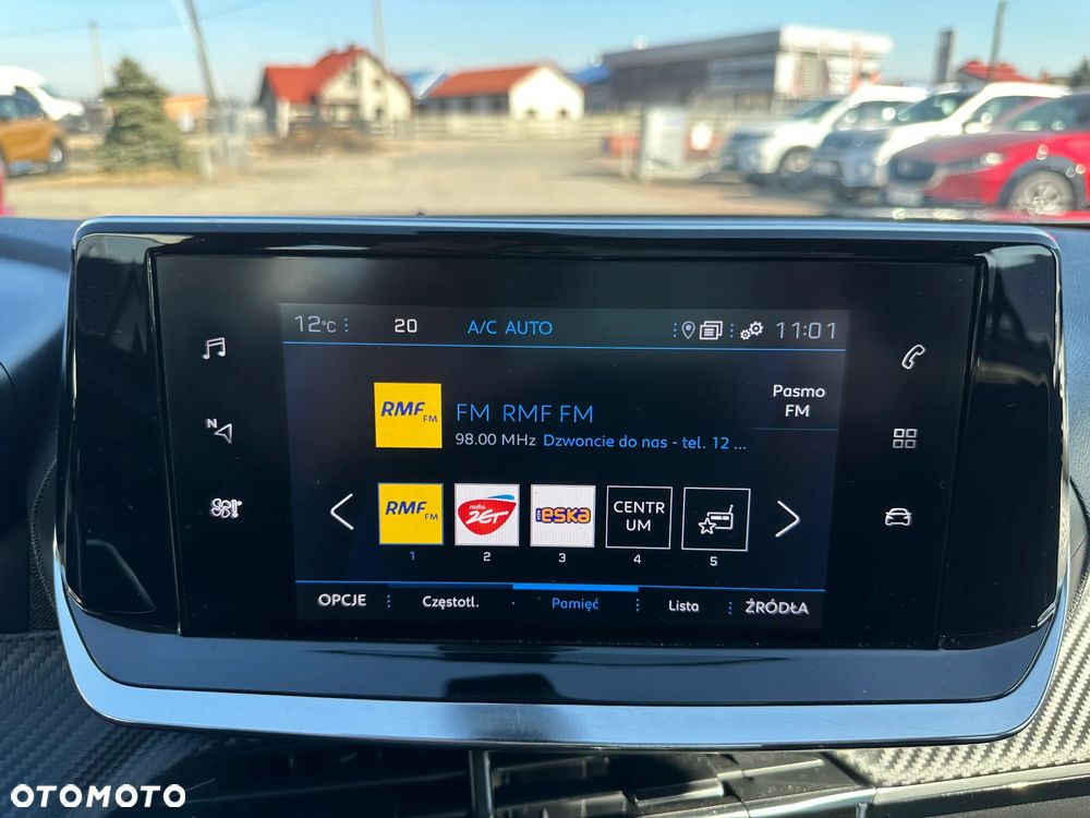Peugeot 2008 1.2 PureTech Active S&S EAT8 - 16