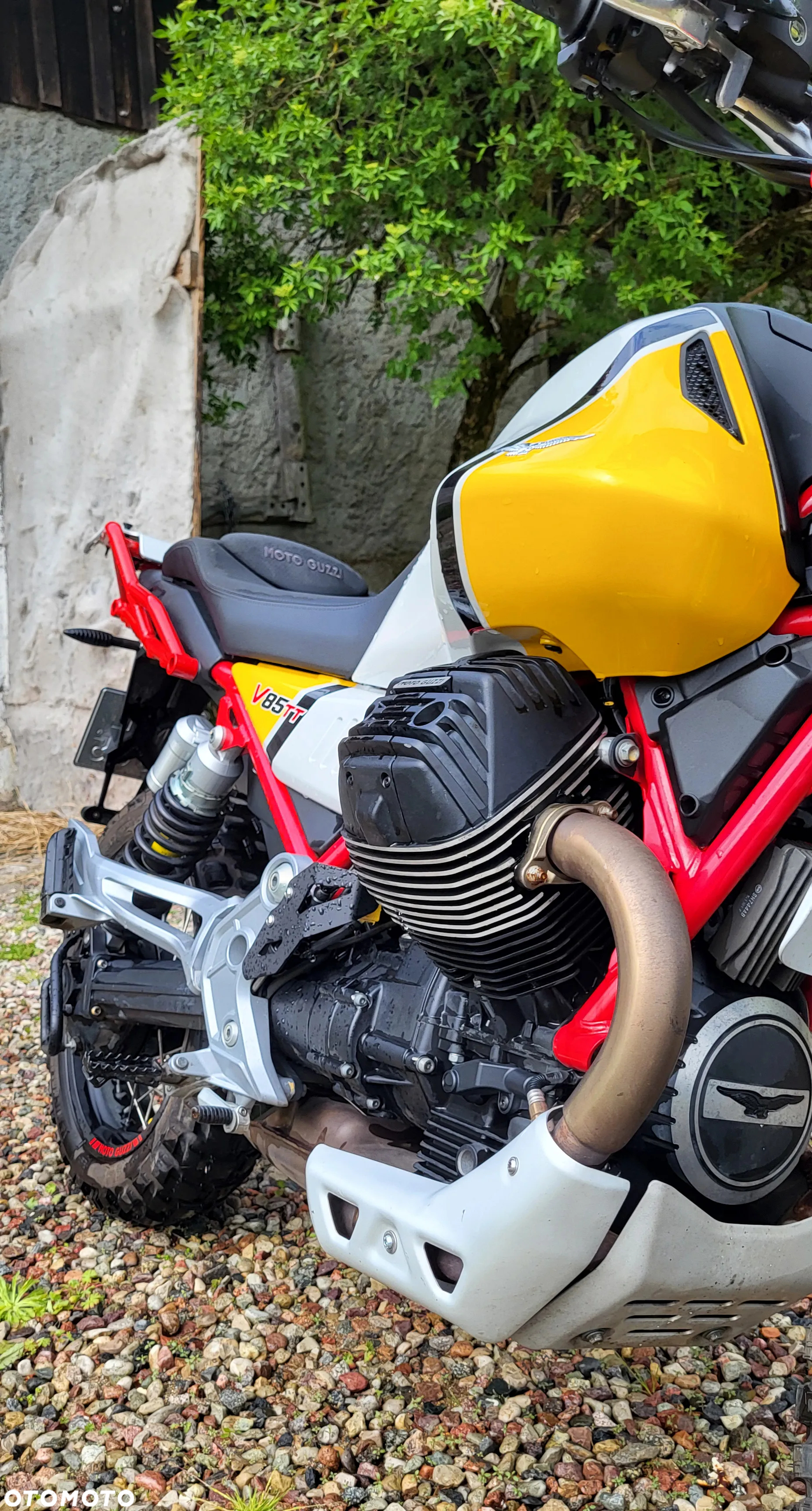 Moto Guzzi V85 - 9