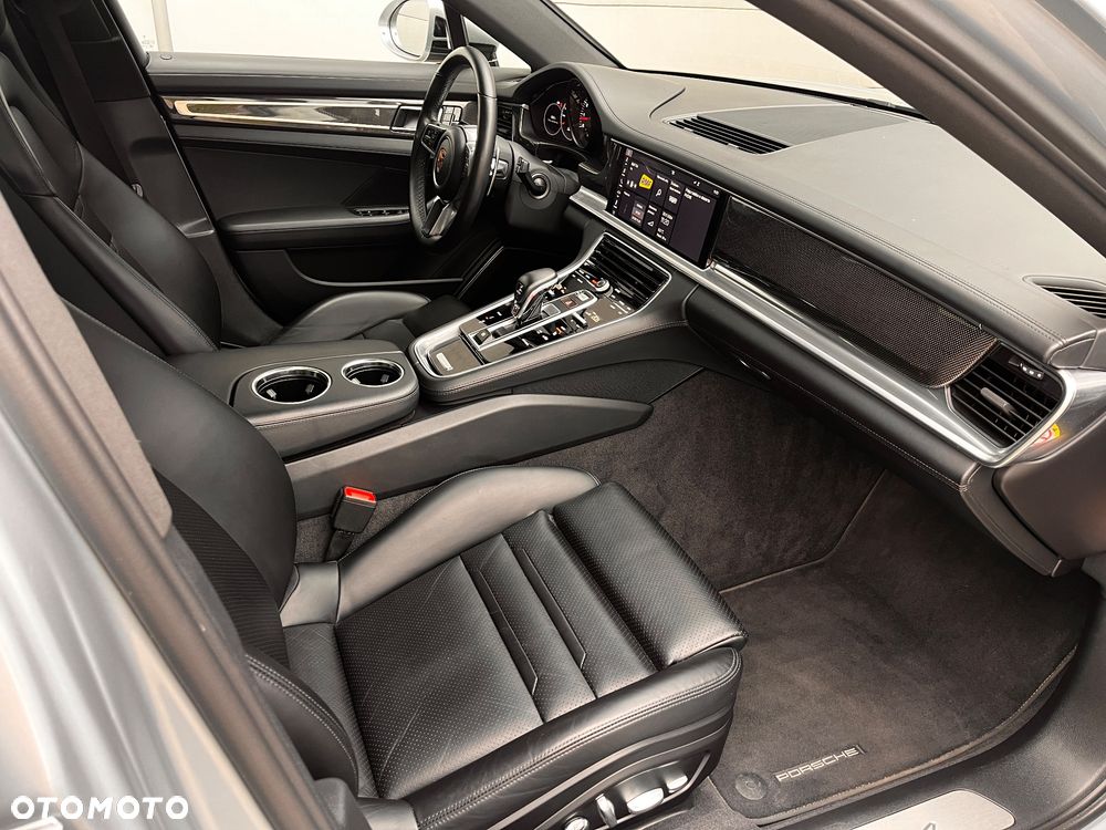 Porsche Panamera 4 - 34