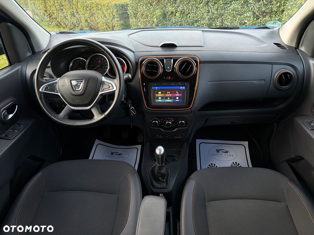 Dacia Lodgy TCe 115 Stepway - 33