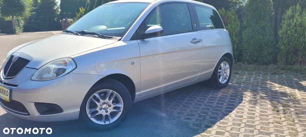 Lancia Ypsilon 1.2 8v - 22