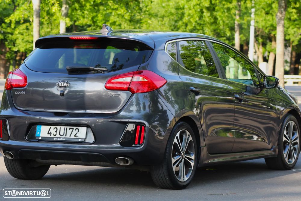 Kia Ceed 1.6 CRDi GT Line - 11