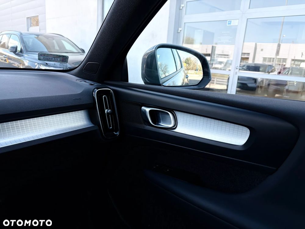 Volvo XC 40 T3 Momentum Pro - 16