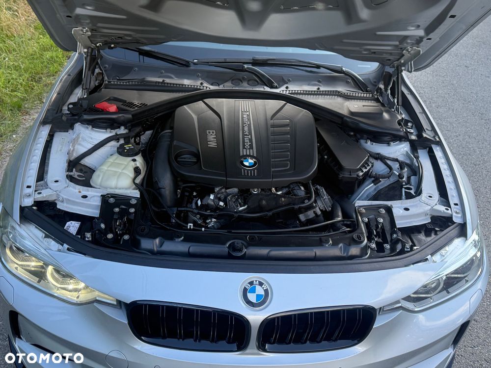 BMW Seria 3 335d xDrive Sport Line - 7