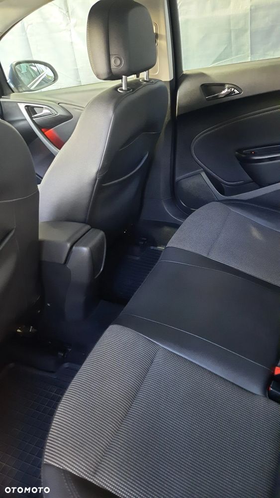 Opel Astra 1.4 T Cosmo - 10