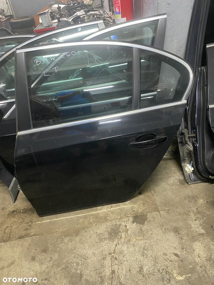Sprzedam Drzwi Tylne lewe VW Passat B6 - 1