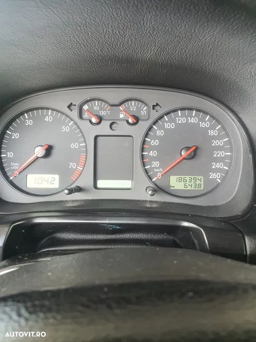 Volkswagen Golf - 4