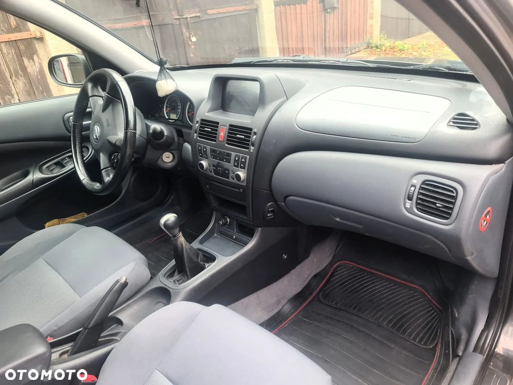 Nissan Almera - 7