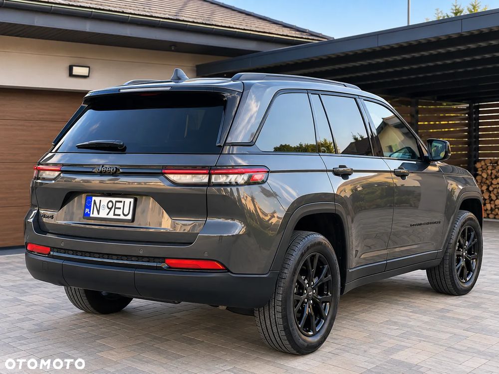 Jeep Grand Cherokee - 19