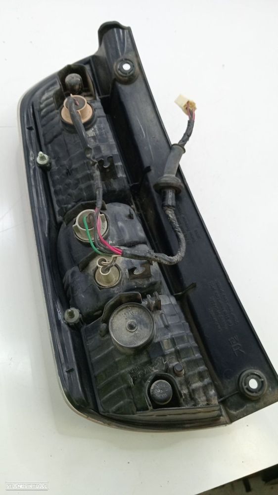 Farolim Stop Esq Daihatsu Sirion (M3_) - 5
