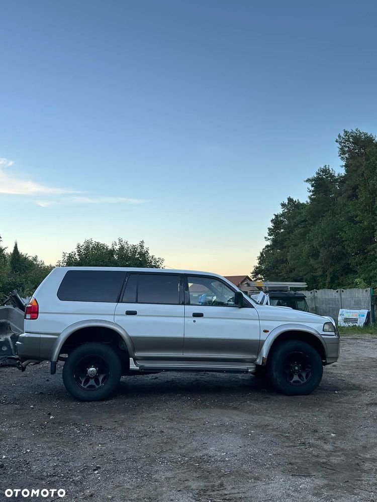 Mitsubishi Pajero 2.5 TD GLS - 6