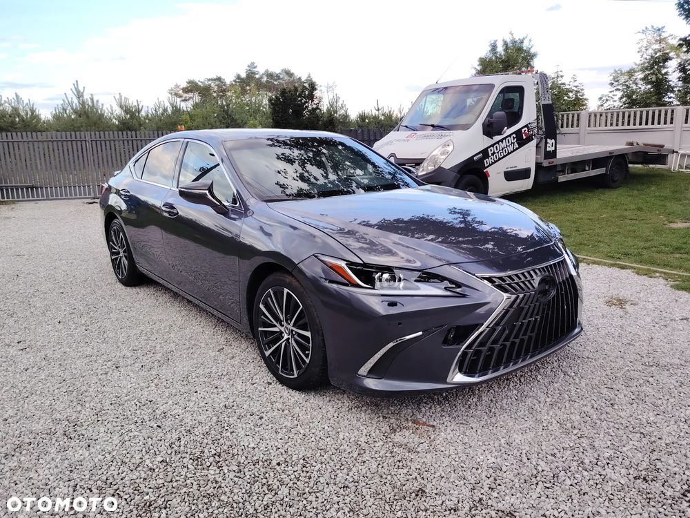 Lexus ES 300h Business Edition