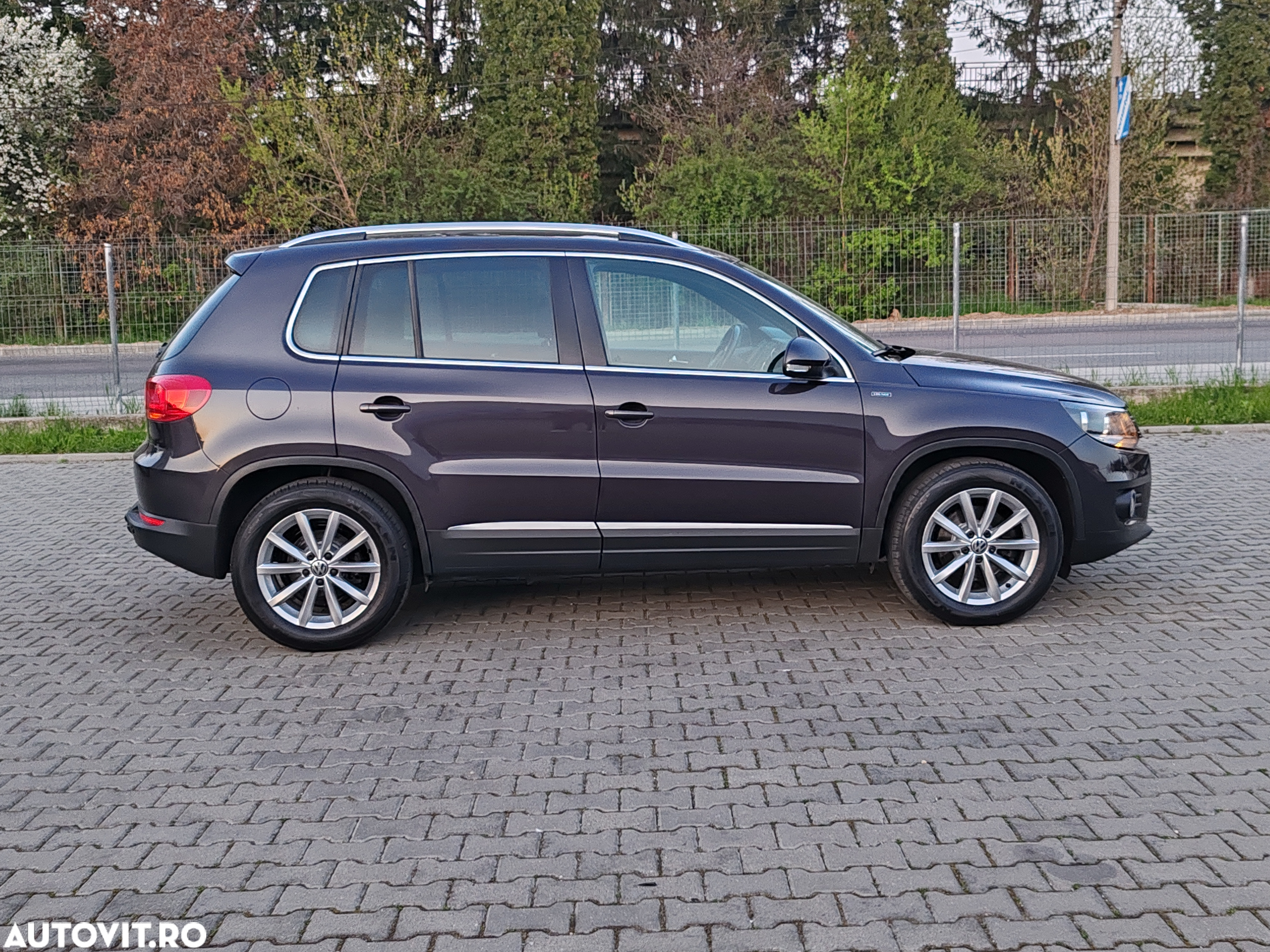 Volkswagen Tiguan 2.0 TDI SCR BlueMotion Technology Lounge Sport & Style - 16