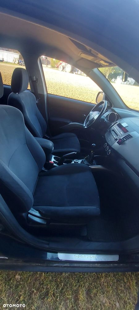 Mitsubishi Outlander 2.0 DID Instyle - 2