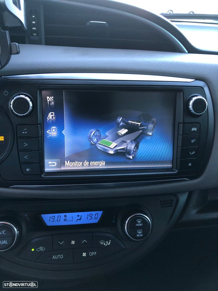 Toyota Yaris 1.5 HSD Comfort - 33