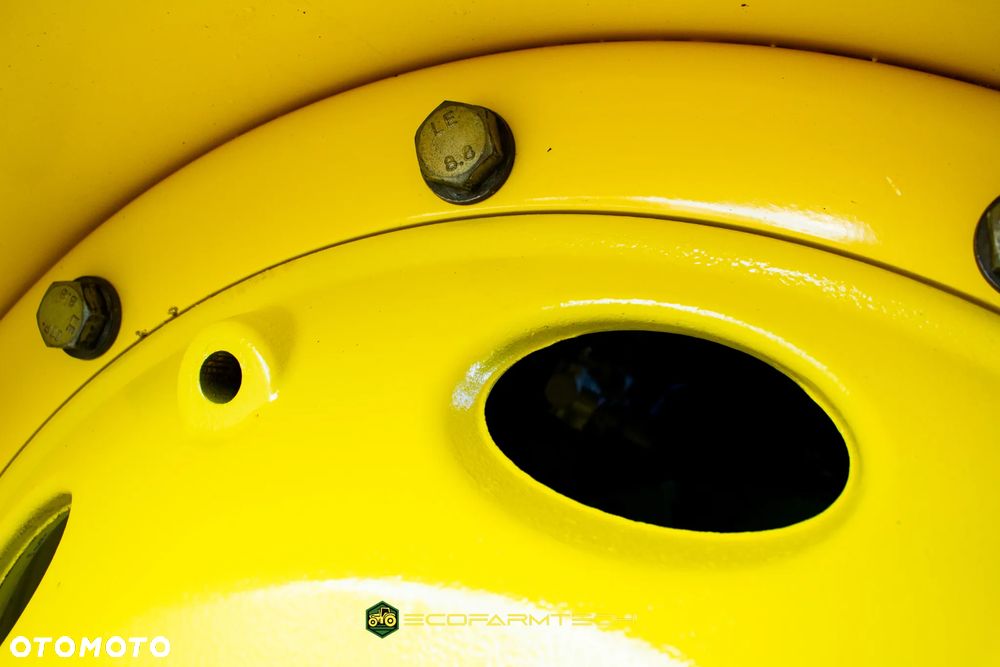 John Deere 8220 - 24