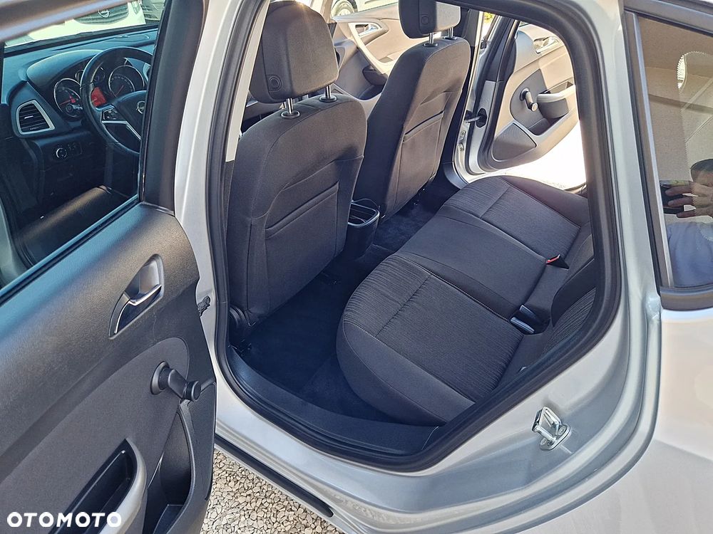 Opel Astra 1.4 Turbo 150 Jahre - 16