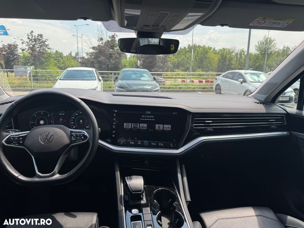 Volkswagen Touareg - 11