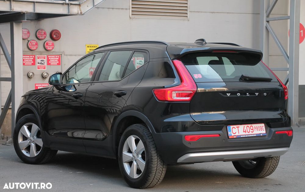 Volvo XC 40 B4 AT8 Mild Hybrid Momentum Pro - 9