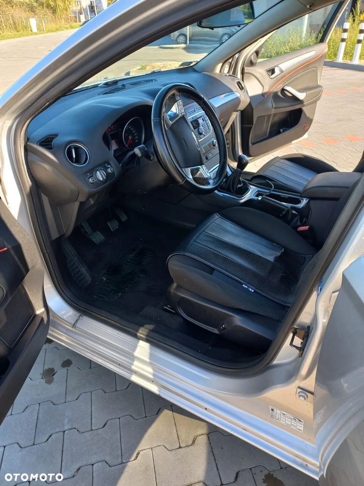 Ford Mondeo 1.6 Ambiente - 12