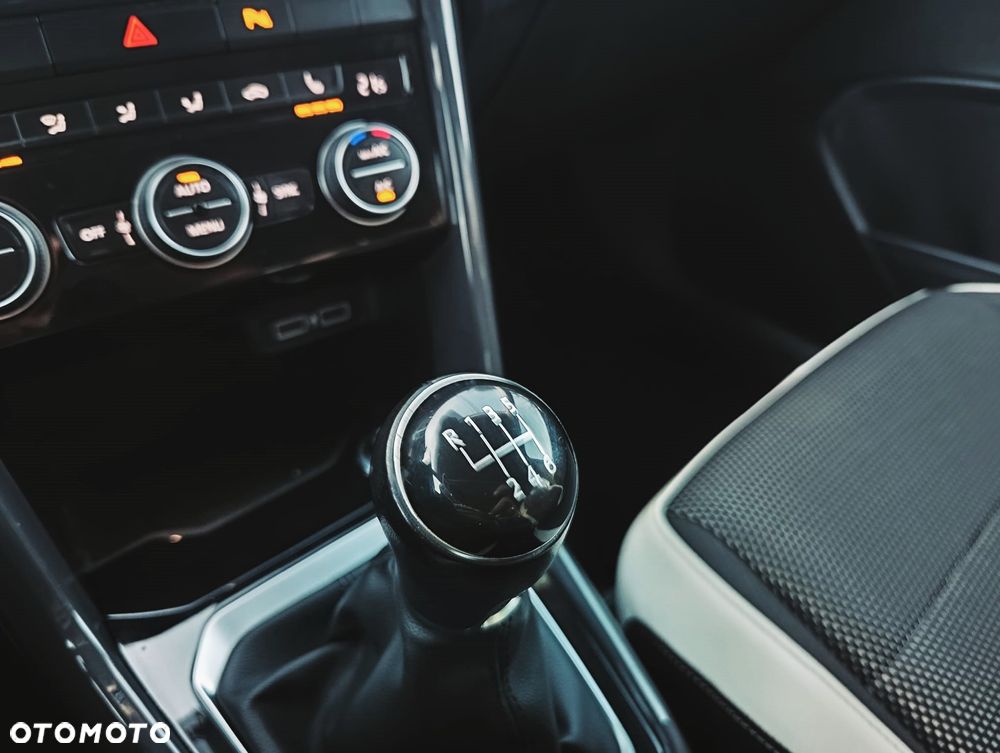 Volkswagen T-Roc 1.5 TSI ACT Premium - 9